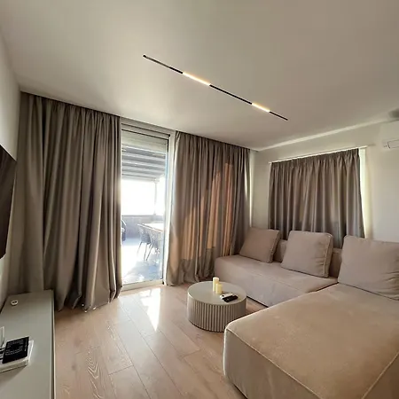 Ansel * Sarandë